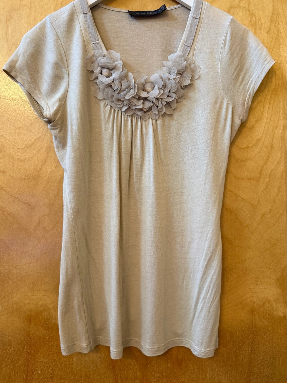 The Limited Light Beige Floral Appliqué Short Sleeve Top XS
